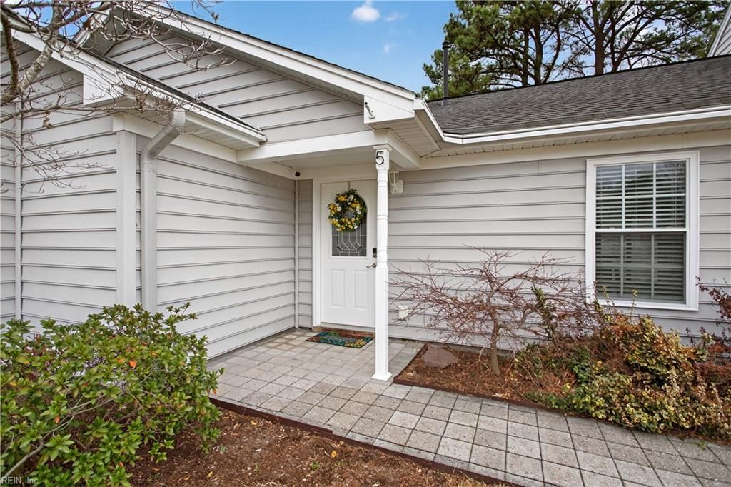 Photo of 5 Easthill Court, Hampton, VA 23664 (MLS # 10616456)