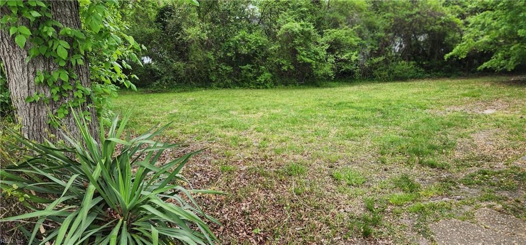 Photo of 136 Roland Drive, Hampton, VA 23669 (MLS # 10629977)