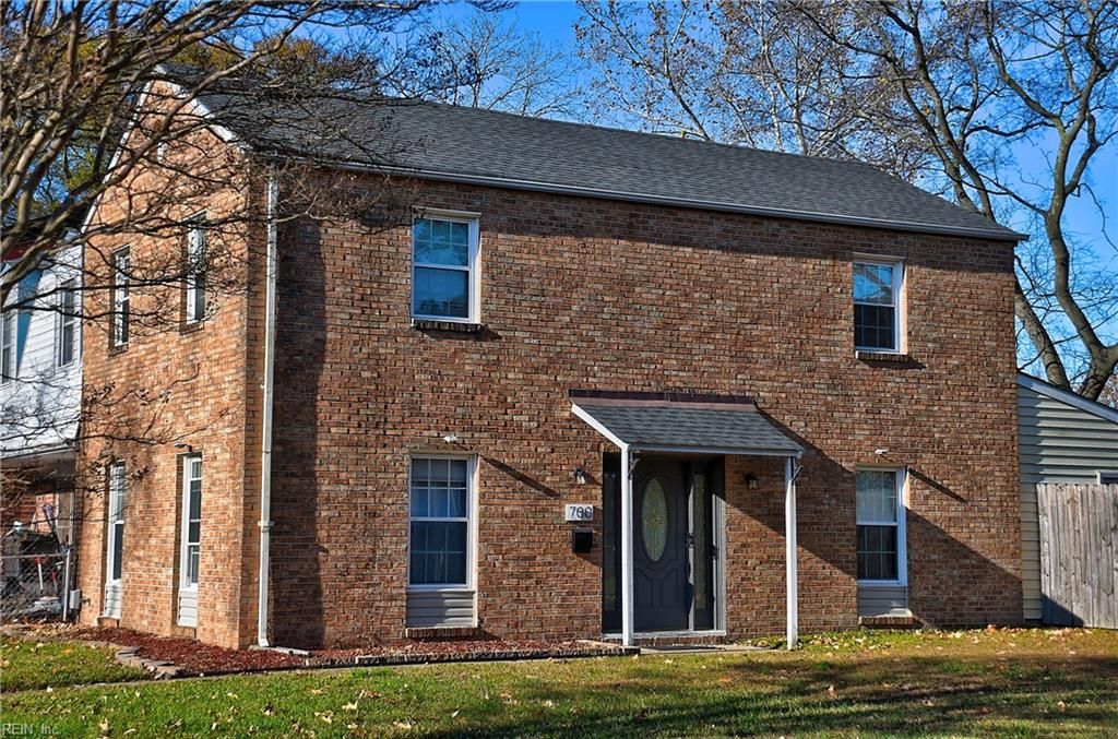 Photo of 700 Lake Edward Drive, Virginia Beach, VA 23462 (MLS # 10626650)