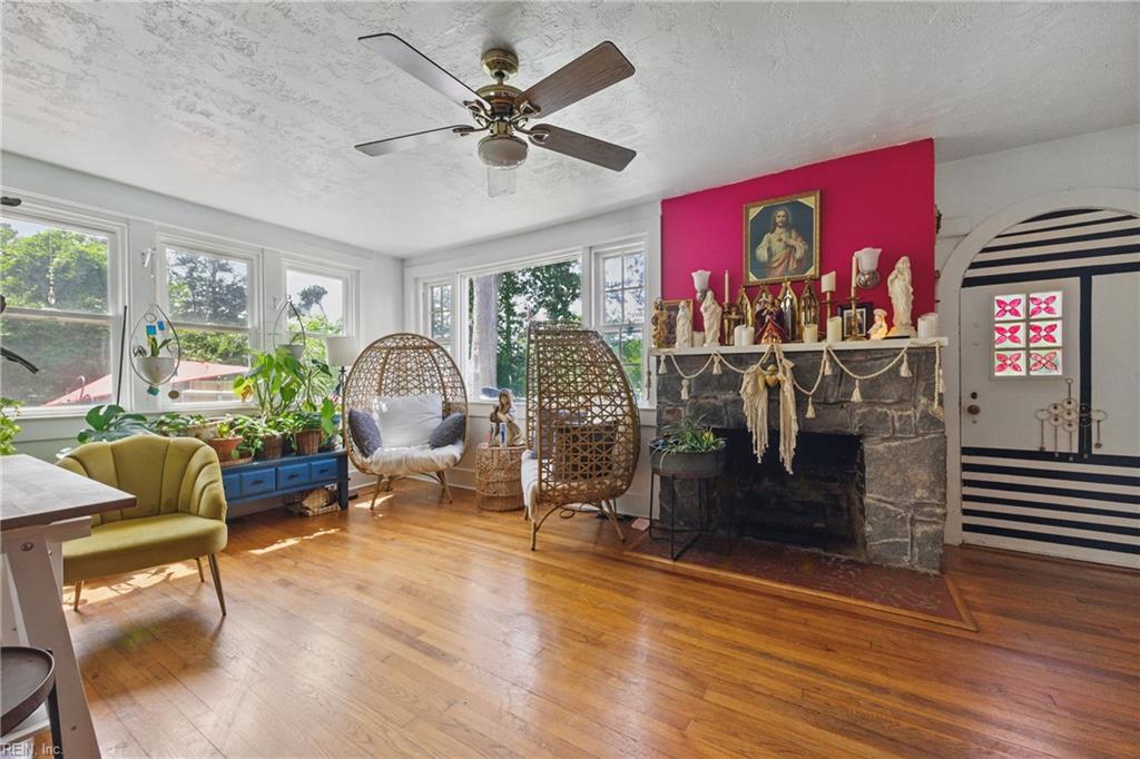 290 Circle DR