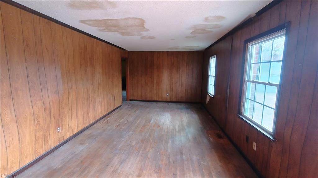 Photo of 421 MORRISON Avenue, Newport News, VA 23601 (MLS # 10614126)