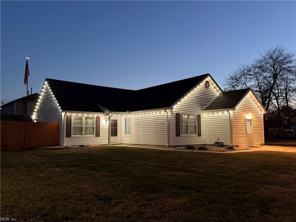 Photo of 176 Ashford Drive, Suffolk, VA 23434 (MLS # 10627170)