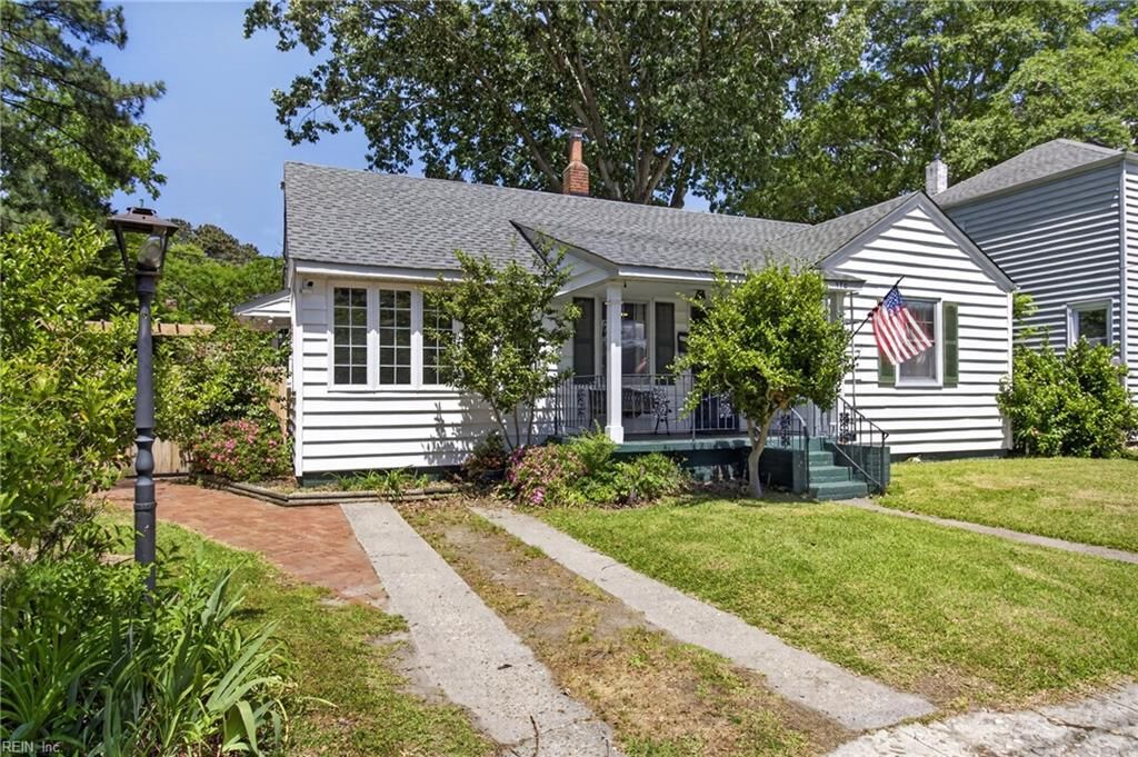 Photo of 170 W Randall Avenue, Norfolk, VA 23503 (MLS # 10635589)