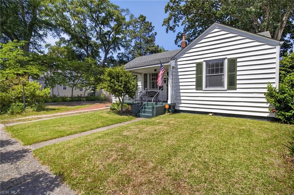 Photo of 170 W Randall Avenue, Norfolk, VA 23503 (MLS # 10635589)