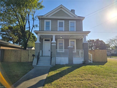 Photo of 2123 Effingham Street, Portsmouth, VA 23704 (MLS # 10658805)