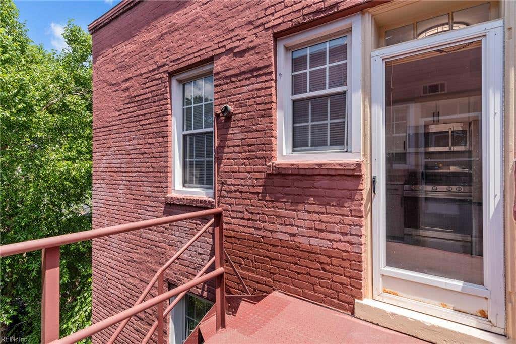 Photo of 1008 Westover Avenue #402A, Norfolk, VA 23507 (MLS # 10651154)