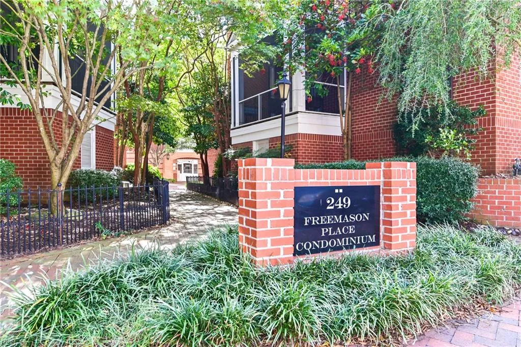 Norfolk, Virginia 23510, United States, 2 Bedrooms Bedrooms, ,2 BathroomsBathrooms,Residential,Active,225790