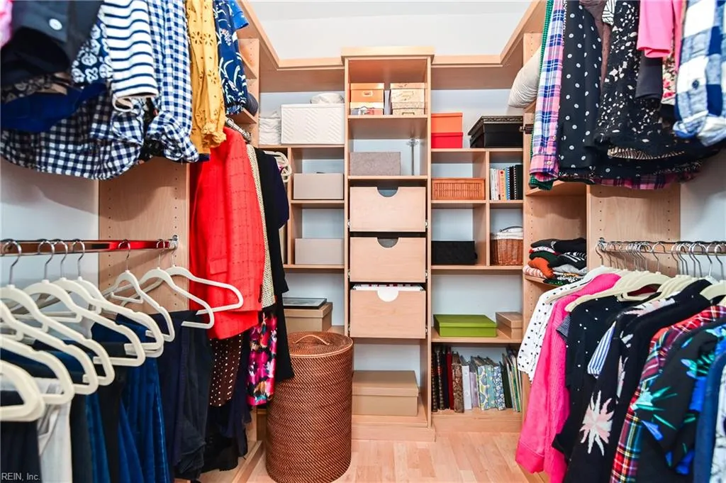 Norfolk, Virginia 23510, United States, 2 Bedrooms Bedrooms, ,2 BathroomsBathrooms,Residential,Active,225790