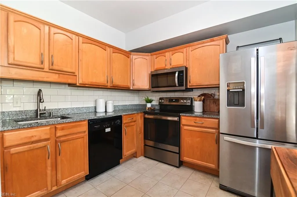 Norfolk, Virginia 23510, United States, 2 Bedrooms Bedrooms, ,2 BathroomsBathrooms,Residential,Active,225790