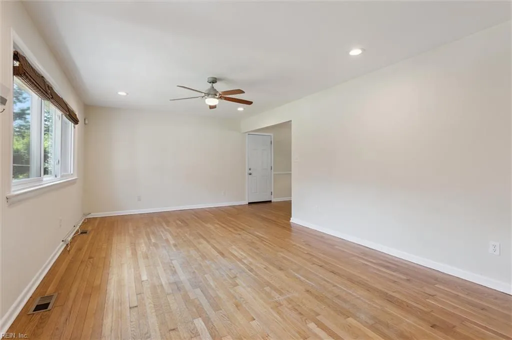 Newport News, Virginia 23606, United States, 3 Bedrooms Bedrooms, ,2 BathroomsBathrooms,Residential,Active,179314