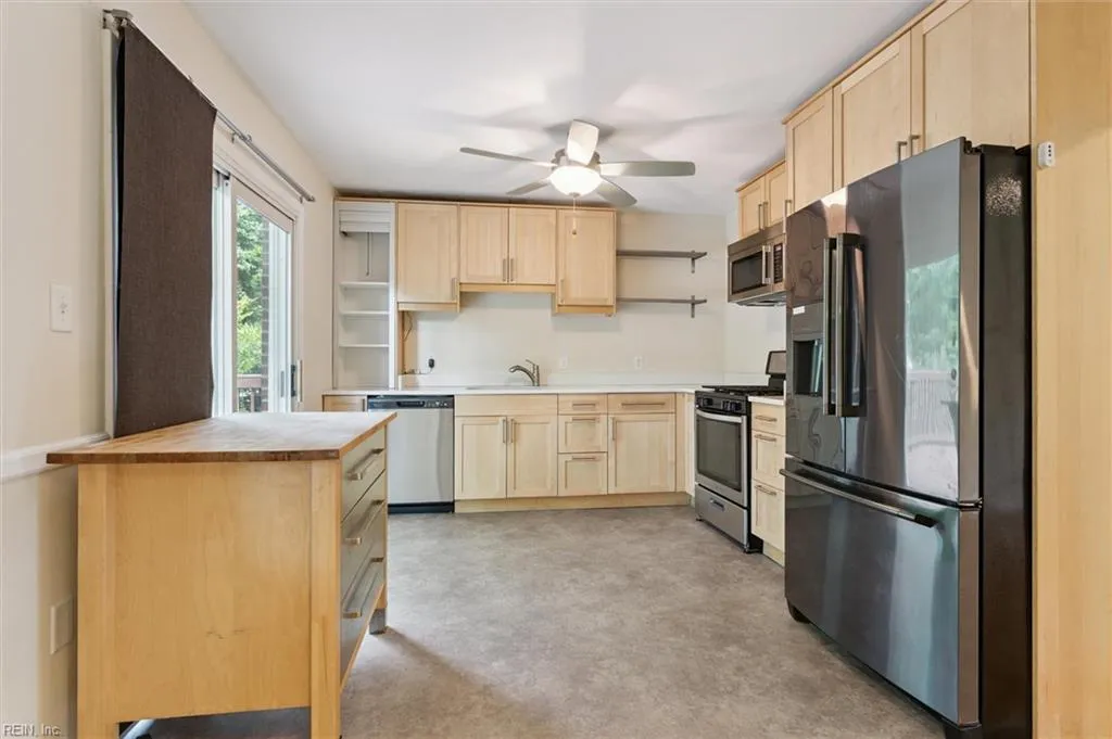 Newport News, Virginia 23606, United States, 3 Bedrooms Bedrooms, ,2 BathroomsBathrooms,Residential,Active,179314