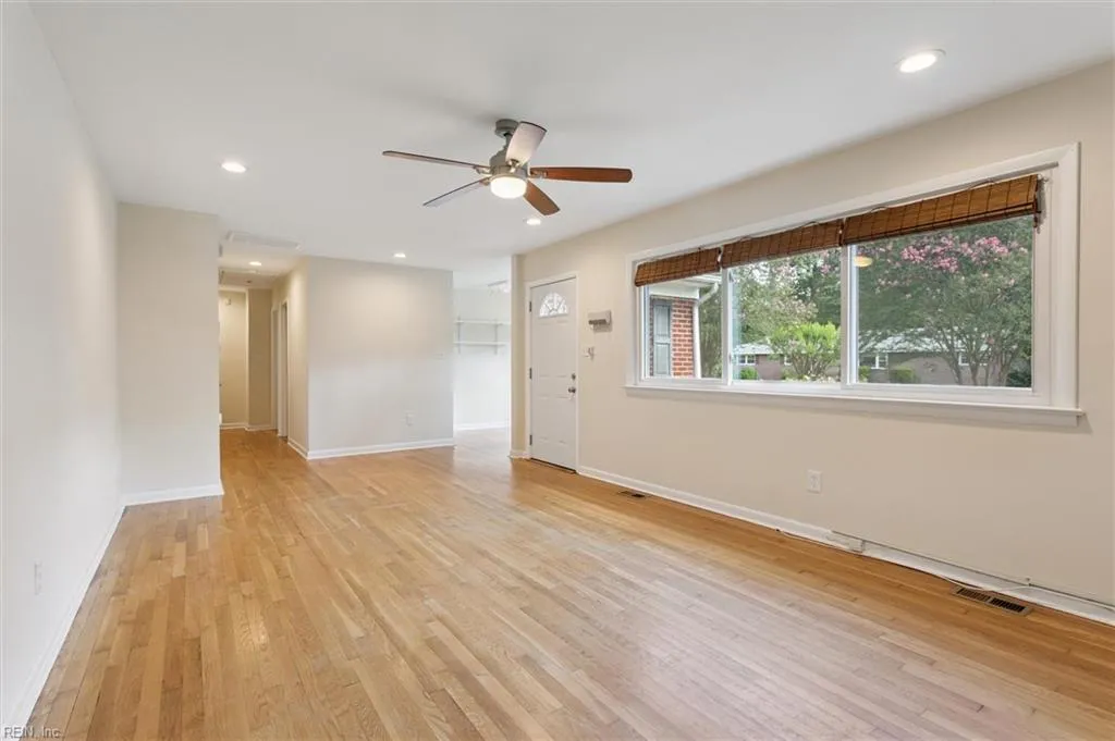 Newport News, Virginia 23606, United States, 3 Bedrooms Bedrooms, ,2 BathroomsBathrooms,Residential,Active,179314