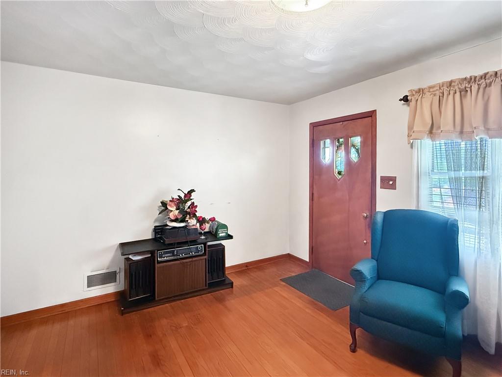 70 Ridgelane DR