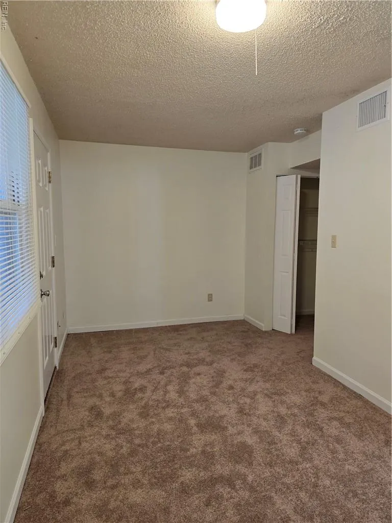 Virginia Beach, Virginia 23451, United States, 3 Bedrooms Bedrooms, ,4 BathroomsBathrooms,Residential,Active,210428