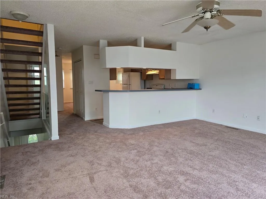 Virginia Beach, Virginia 23451, United States, 3 Bedrooms Bedrooms, ,4 BathroomsBathrooms,Residential,Active,210428