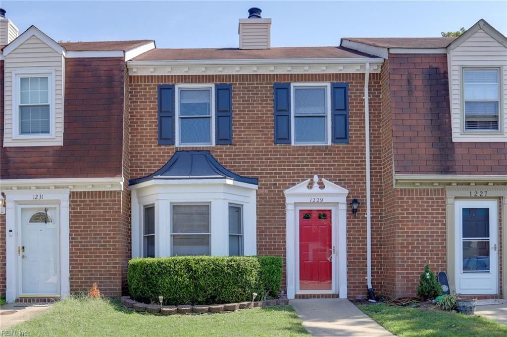 Photo of 1229 Mabry Mill Place, Chesapeake, VA 23320 (MLS # 10622722)