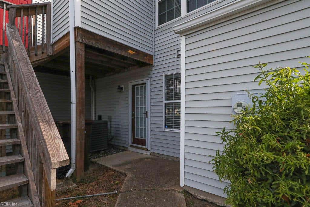 Photo of 3325 CLOVER MEADOWS Drive, Chesapeake, VA 23321 (MLS # 10640882)
