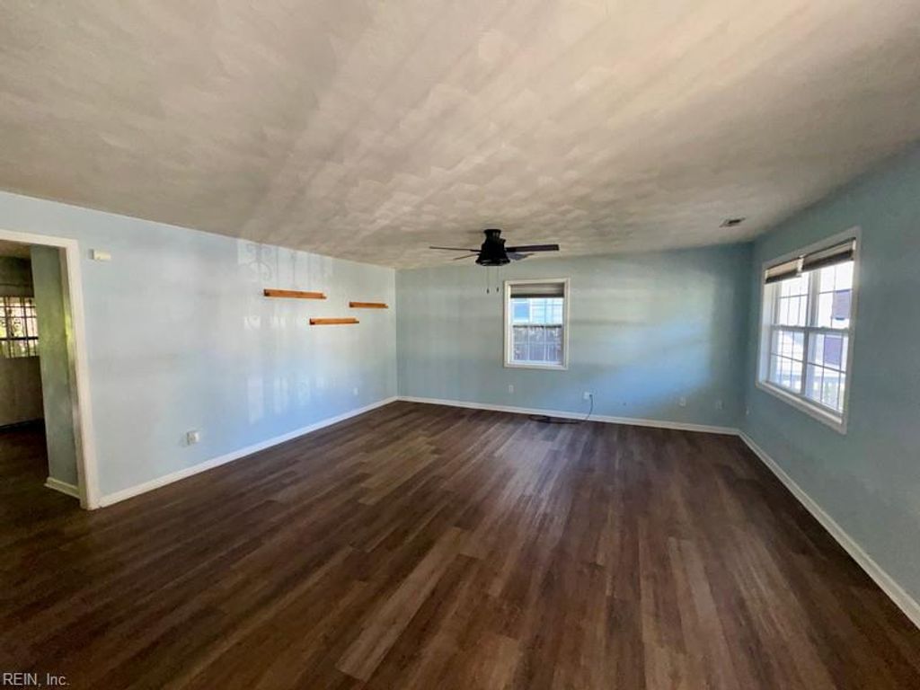 Photo of 979 Denhart Street, Norfolk, VA 23504 (MLS # 10606888)