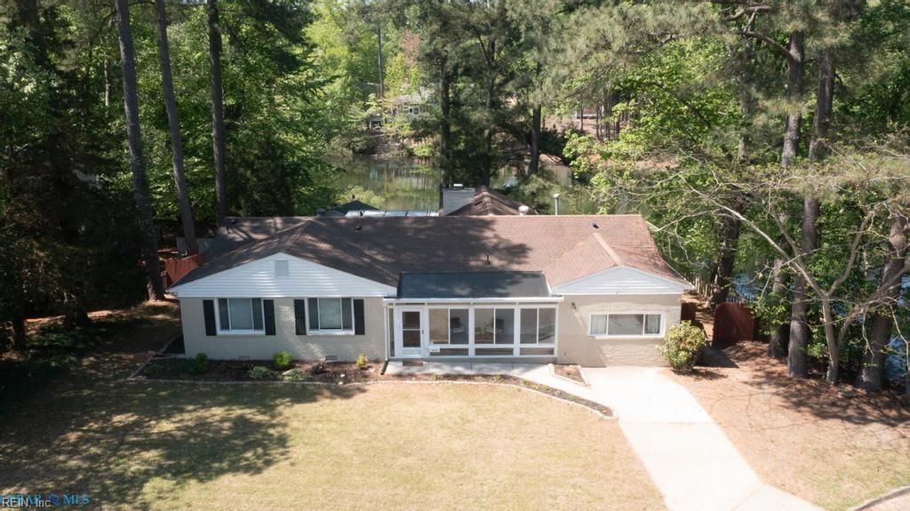 Photo of 915 Catalina Drive, Newport News, VA 23608 (MLS # 10629692)