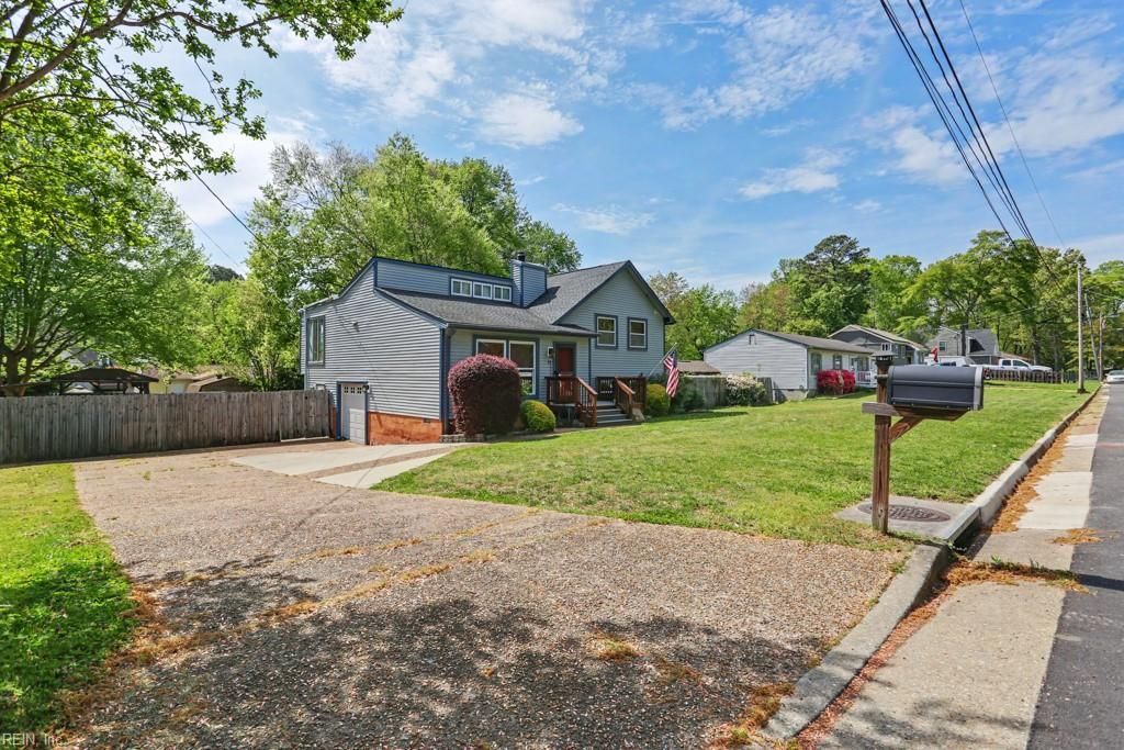 Photo of 19 Cathy Drive, Newport News, VA 23608 (MLS # 10633331)