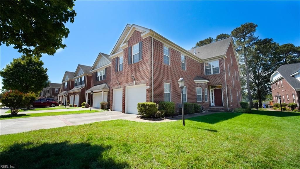 Photo of 1017 Skiffs Landing Lane, Suffolk, VA 23435 (MLS # 10633094)