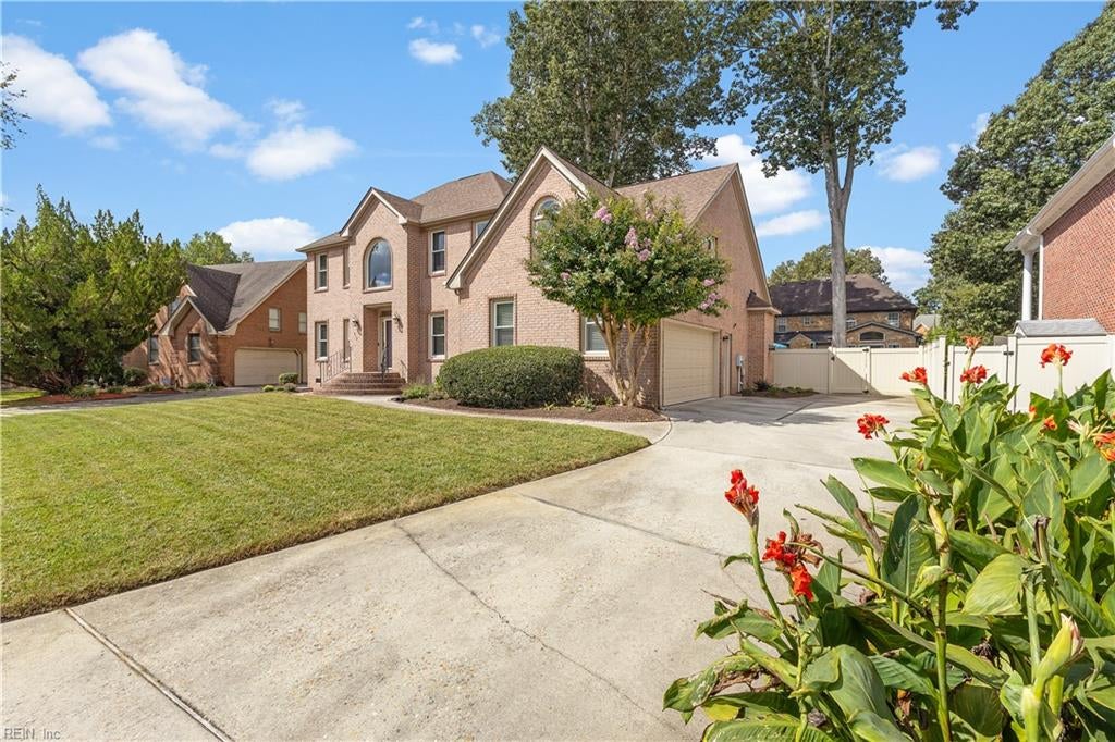 Photo of 812 Brookside Arch, Chesapeake, VA 23322 (MLS # 10652738)