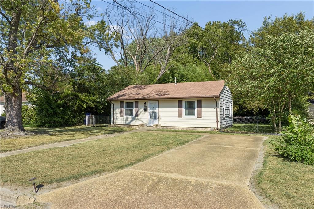 Photo of 7702 Orcutt Avenue, Newport News, VA 23605 (MLS # 10653464)