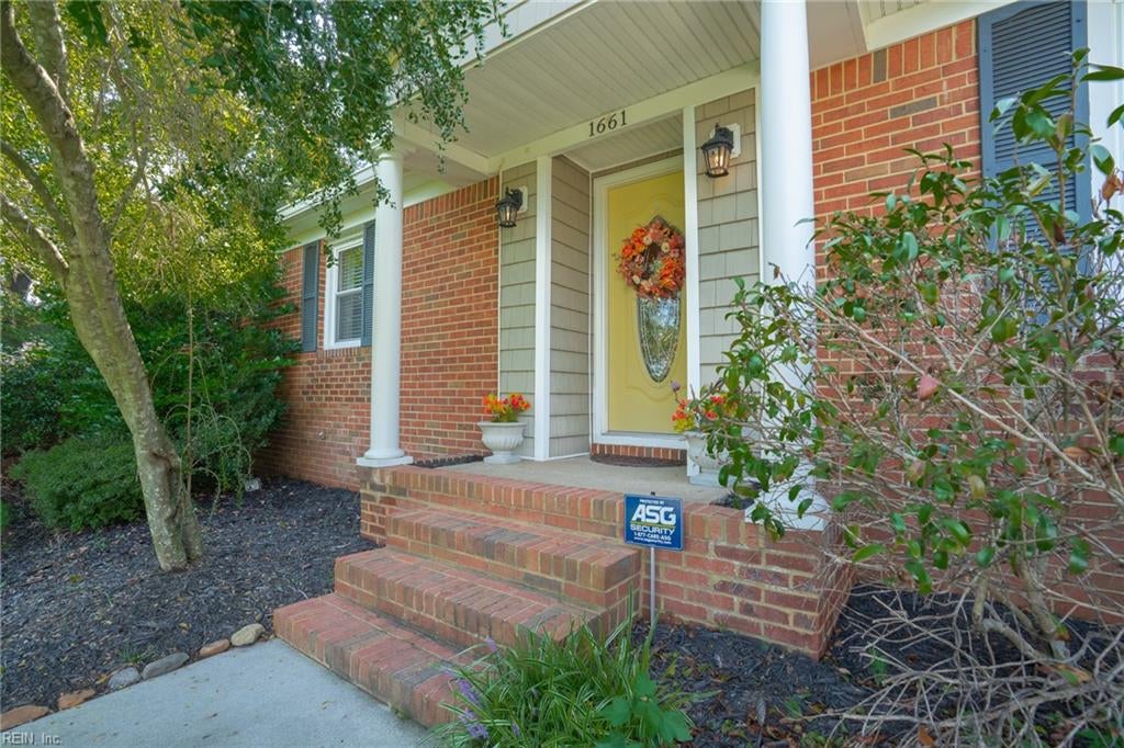 Photo of 1661 Will O Wisp Drive, Virginia Beach, VA 23454 (MLS # 10654569)