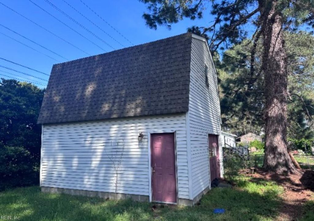 Photo of 357 Dexter Street E, Chesapeake, VA 23324 (MLS # 10627199)