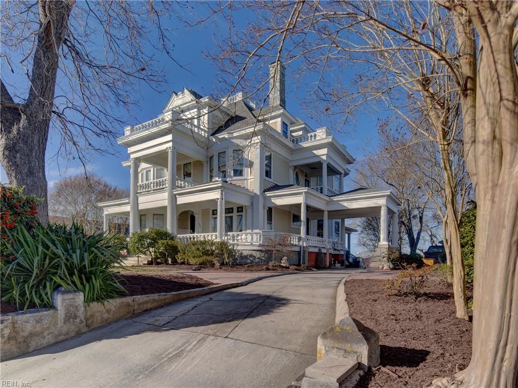 Photo of 345 S Church Street, Smithfield, VA 23430 (MLS # 10637176)