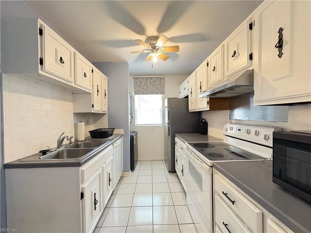 Portsmouth, Virginia 23703, United States, 3 Bedrooms Bedrooms, ,3 BathroomsBathrooms,Residential,Active,157389