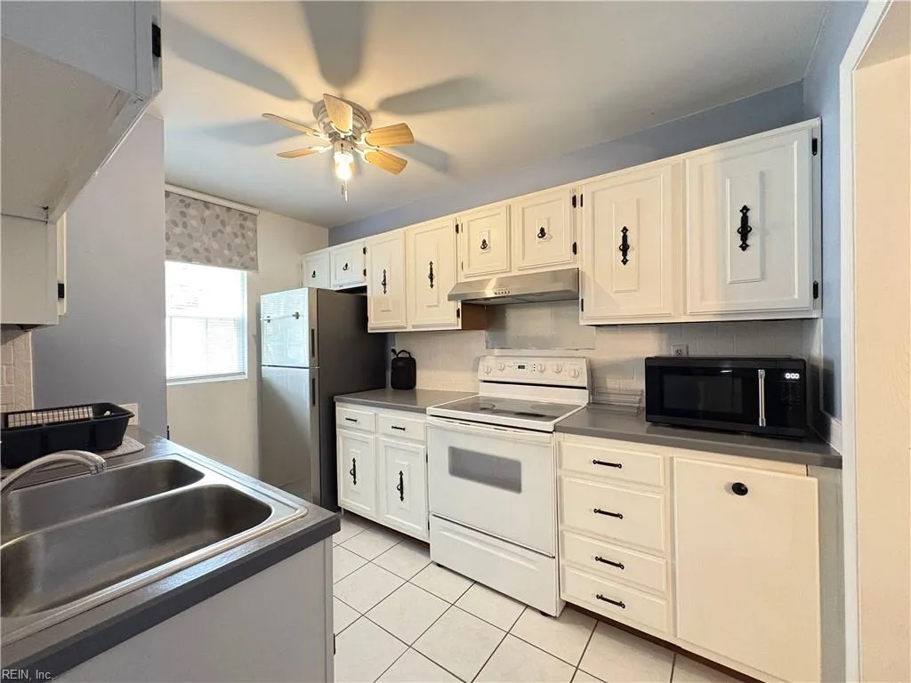 Portsmouth, Virginia 23703, United States, 3 Bedrooms Bedrooms, ,3 BathroomsBathrooms,Residential,Active,157389