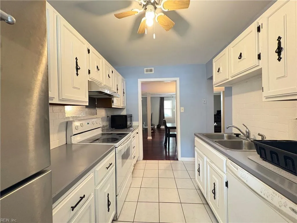 Portsmouth, Virginia 23703, United States, 3 Bedrooms Bedrooms, ,3 BathroomsBathrooms,Residential,Active,157389