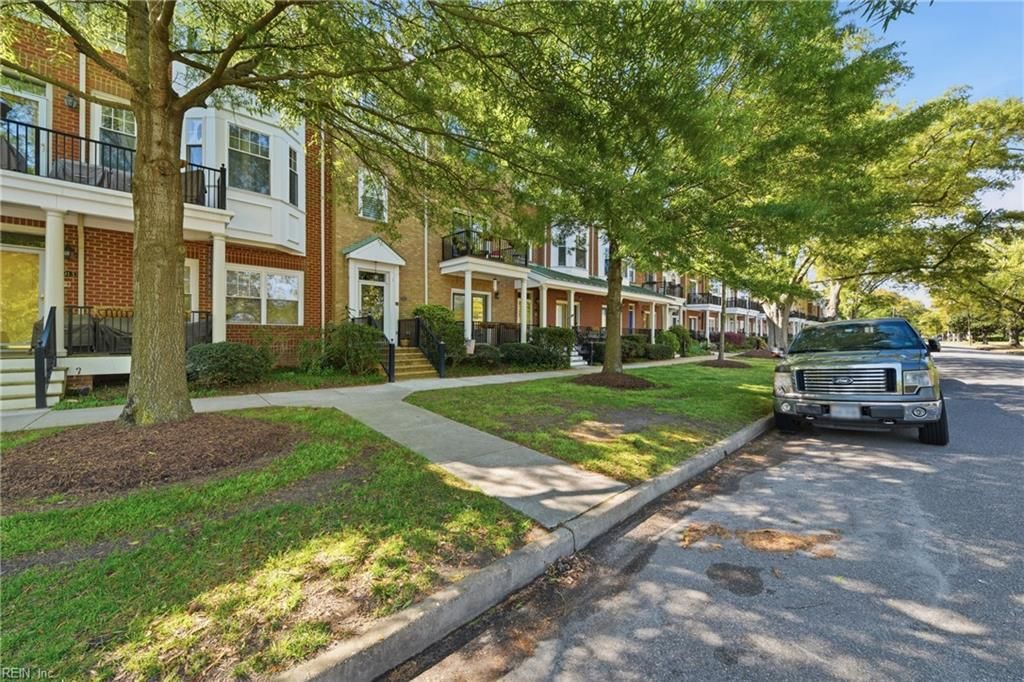 Photo of 915 Bolling Avenue, Norfolk, VA 23508 (MLS # 10628252)
