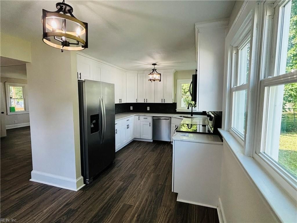 Photo of 2331 Azalea Avenue, Portsmouth, VA 23704 (MLS # 10627286)