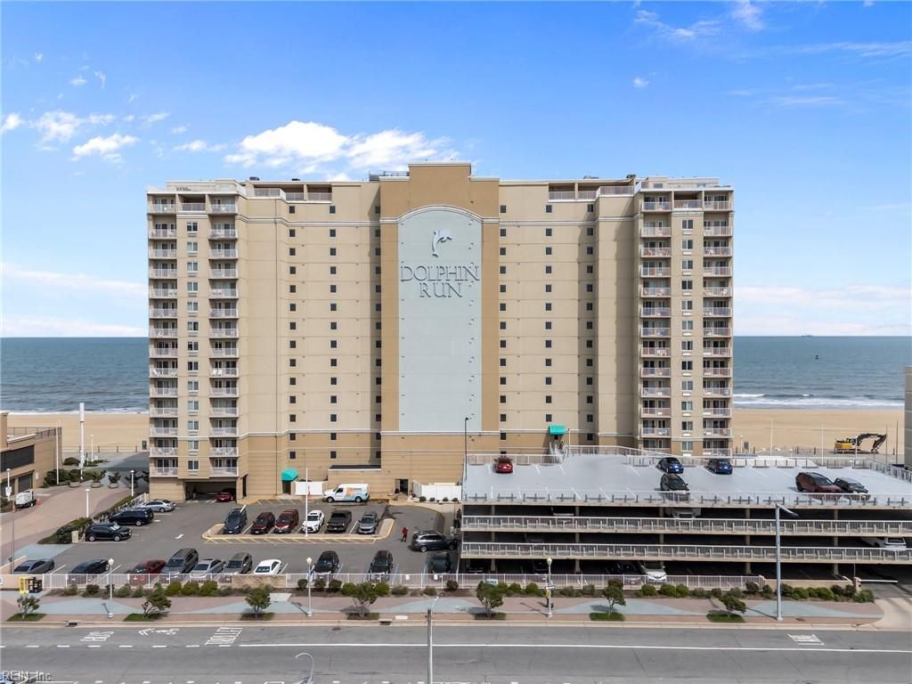 Photo of 303 Atlantic Ave Avenue #606, Virginia Beach, VA 23451 (MLS # 10628879)