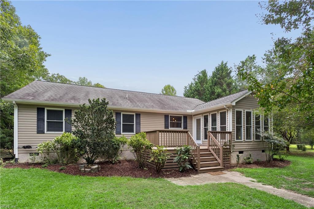 Photo of 12462 Dogwood Trail, Gloucester, VA 23061 (MLS # 10651470)