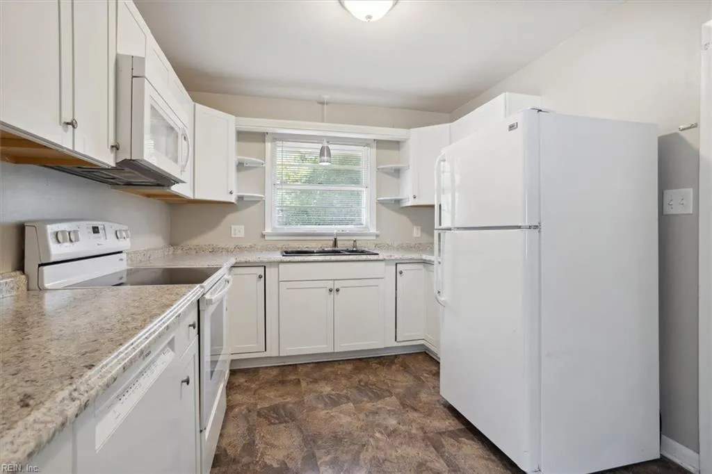 Hampton, Virginia 23666, United States, 3 Bedrooms Bedrooms, ,2 BathroomsBathrooms,Residential,Active,252065