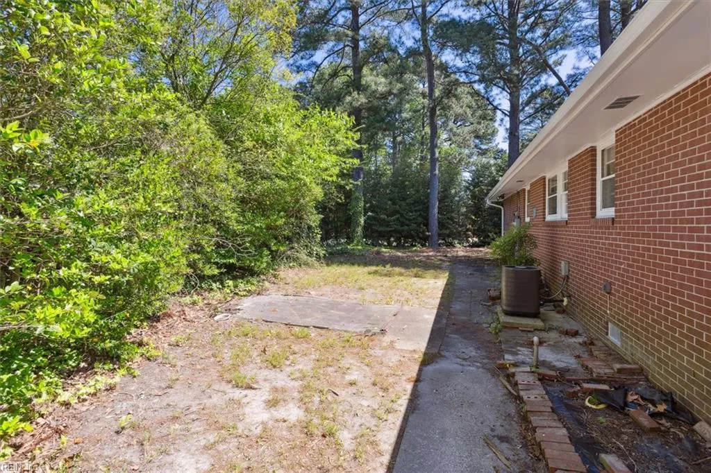 Hampton, Virginia 23666, United States, 3 Bedrooms Bedrooms, ,2 BathroomsBathrooms,Residential,Active,252065