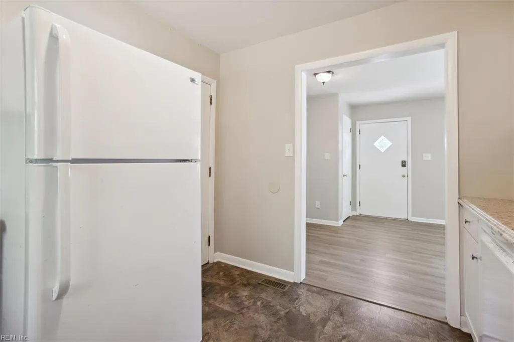 Hampton, Virginia 23666, United States, 3 Bedrooms Bedrooms, ,2 BathroomsBathrooms,Residential,Active,252065