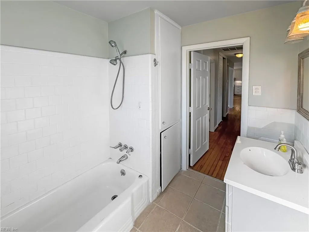 Hampton, Virginia 23666, United States, 3 Bedrooms Bedrooms, ,2 BathroomsBathrooms,Residential,Active,18766