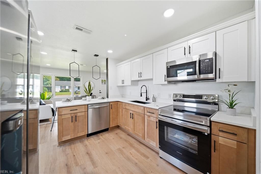 Photo of 1528 morgan Drive, Hampton, VA 23663 (MLS # 10648925)