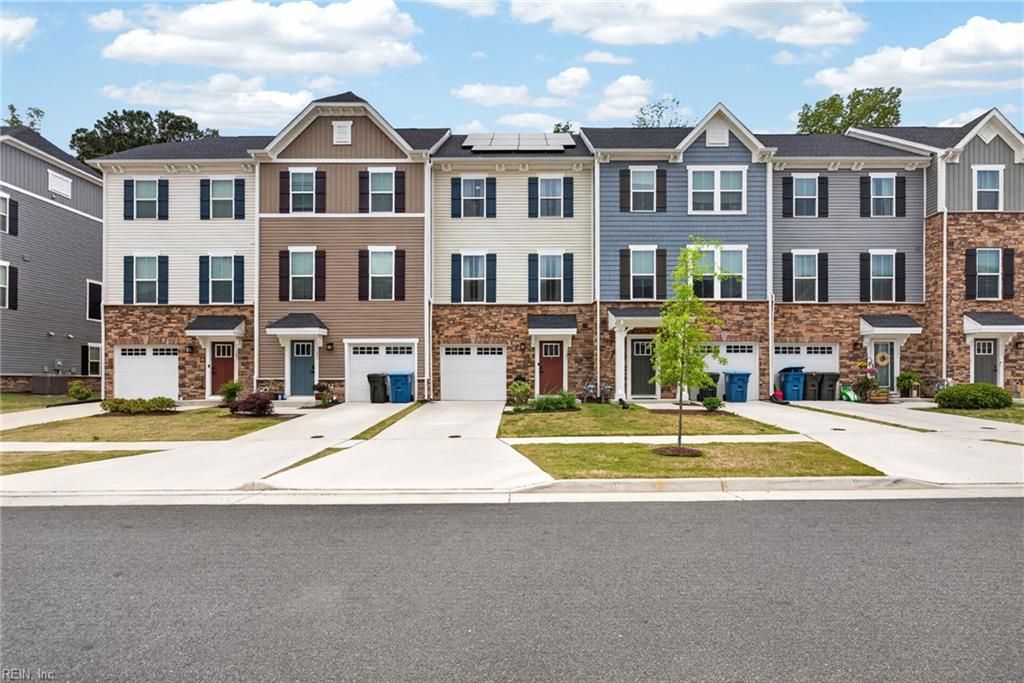 Photo of 121 Fishermans Way, Poquoson, VA 23662 (MLS # 10633983)
