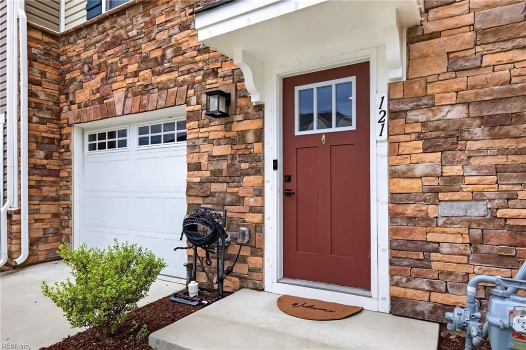 Photo of 121 Fishermans Way, Poquoson, VA 23662 (MLS # 10633983)