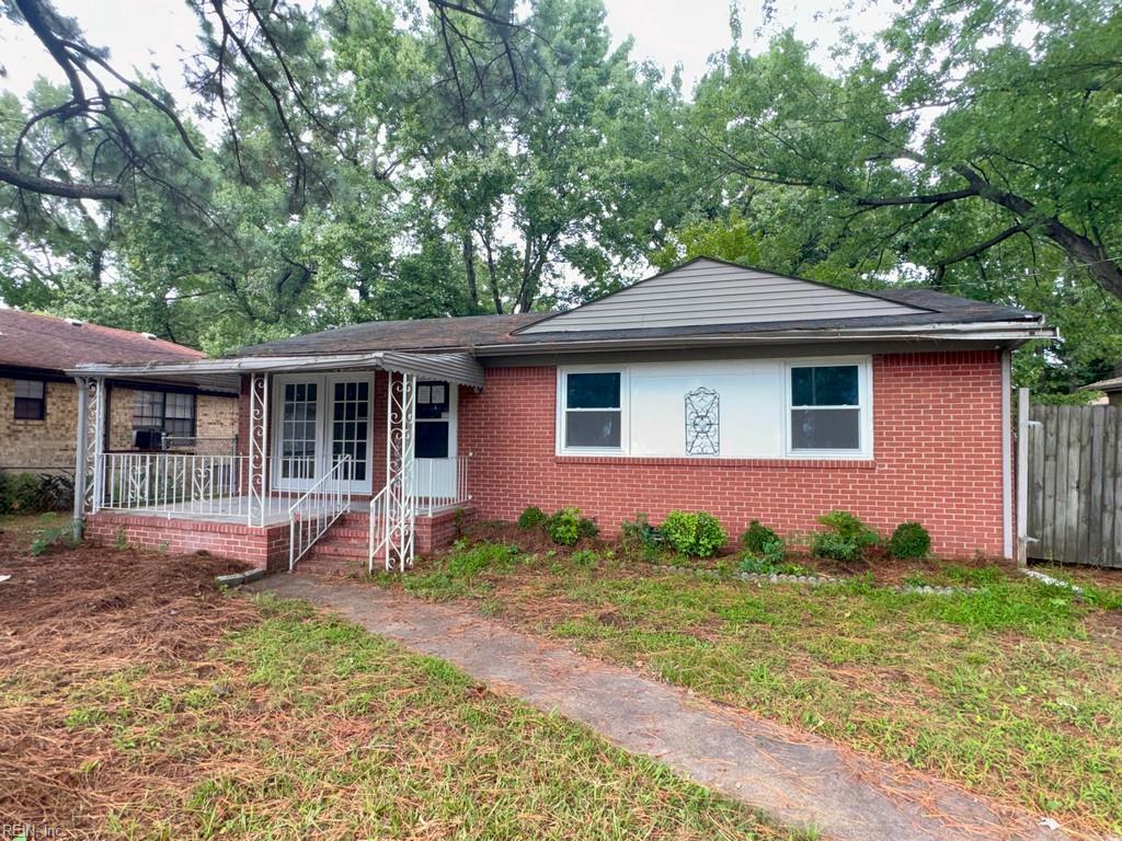 Photo of 2514 Narrow Street, Chesapeake, VA 23324 (MLS # 10654367)