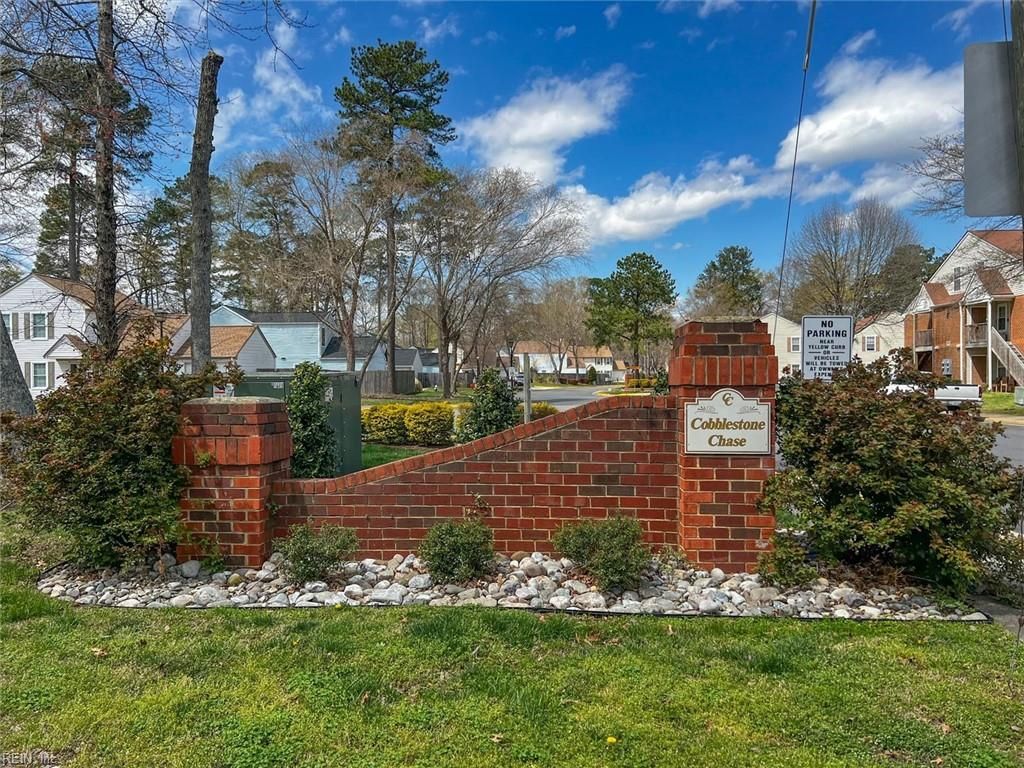 Photo of 213 Quarter Trail #F, Newport News, VA 23608 (MLS # 10612313)