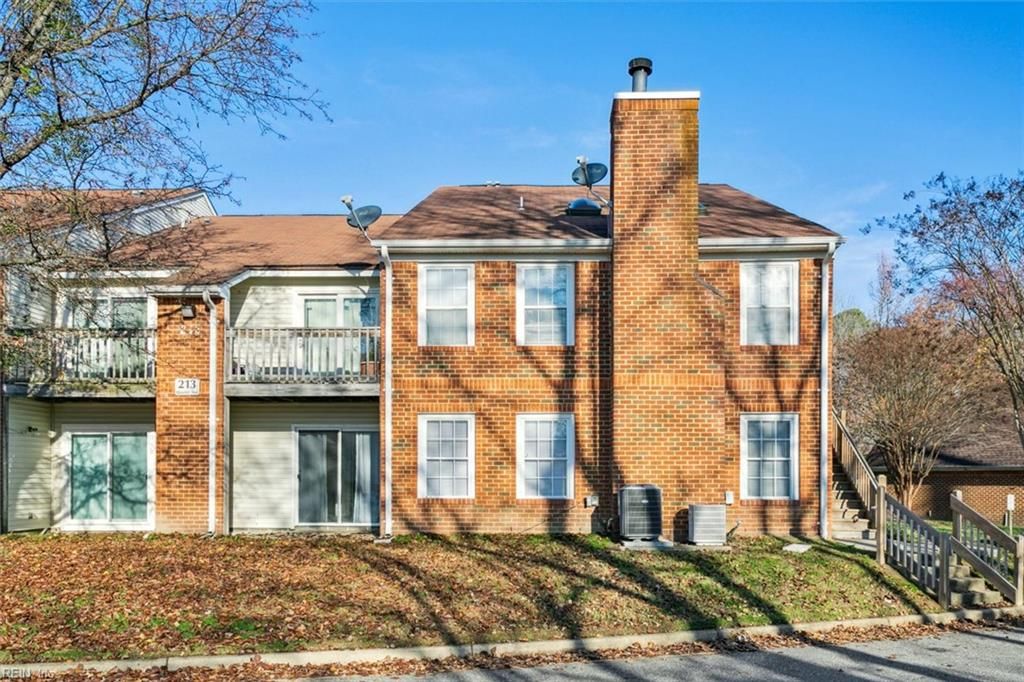 Photo of 213 Quarter Trail #F, Newport News, VA 23608 (MLS # 10612313)