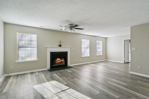 Photo of 213 Quarter Trail #F, Newport News, VA 23608 (MLS # 10612313)