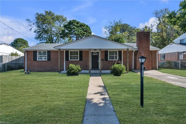 1948 Beall Drive, photo 4 of 45