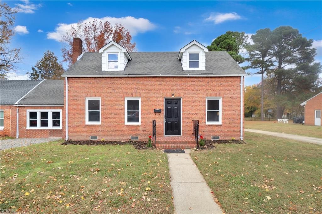 Photo of 7 E Lewis Road, Hampton, VA 23666 (MLS # 10626761)